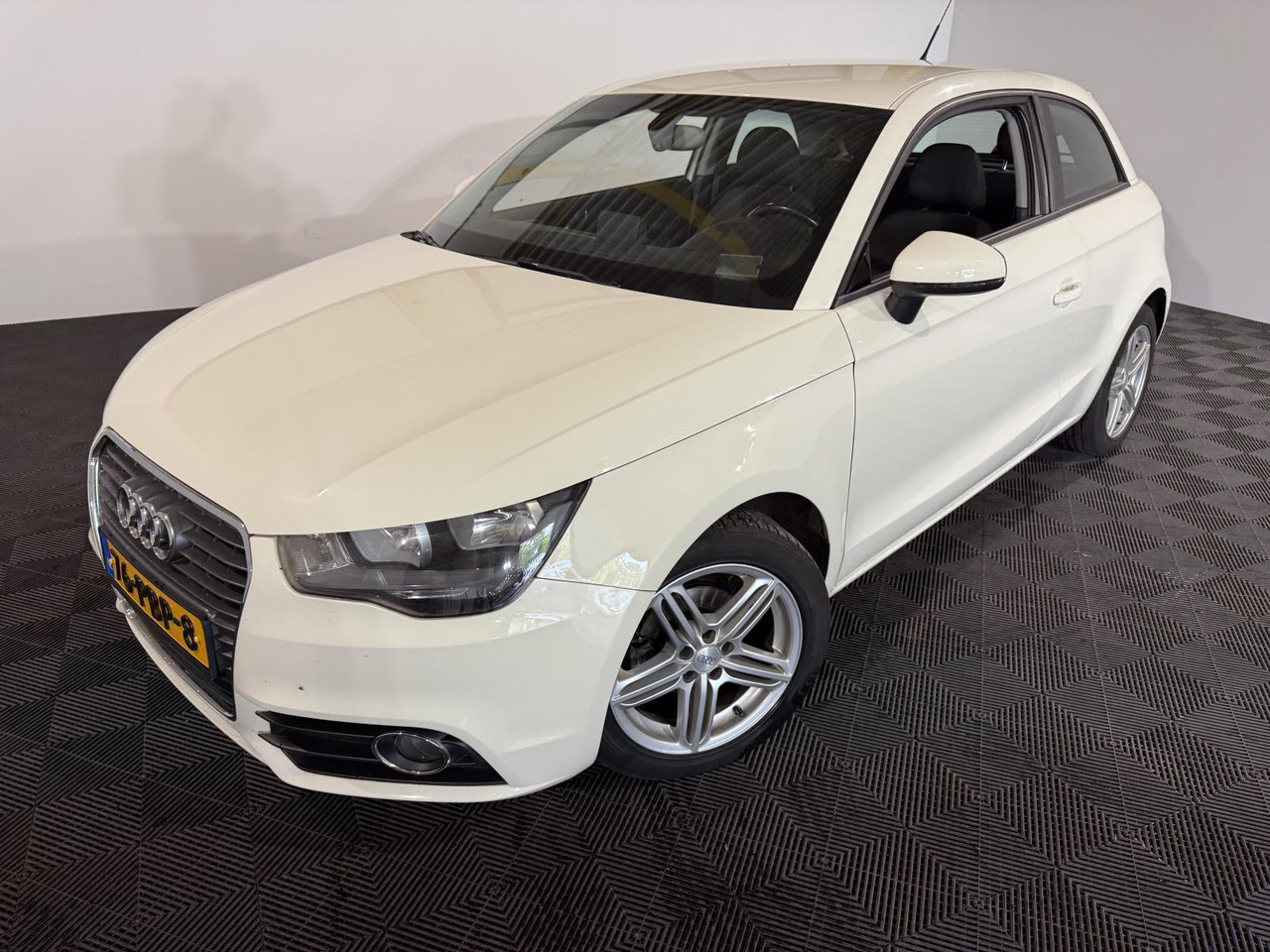 Audi A1 1.2 TFSI Attraction Pro Line Business 2011 254.714 km 76-PBP-8 - هاتشباك: صور 1 Audi A1 1.2 TFSI Attraction Pro Line Business 2011 254.714 km 76-PBP-8 - هاتشباك: صور 1