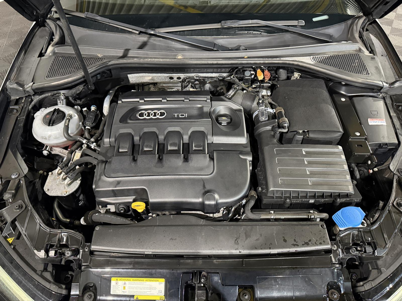 Audi | A3 Limousine | 1.6 TDI Ambition Pro Line Plus | 2014 | 271.612 km | GG798Z | Onlogisch - سيدان: صور 4 Audi | A3 Limousine | 1.6 TDI Ambition Pro Line Plus | 2014 | 271.612 km | GG798Z | Onlogisch - سيدان: صور 4