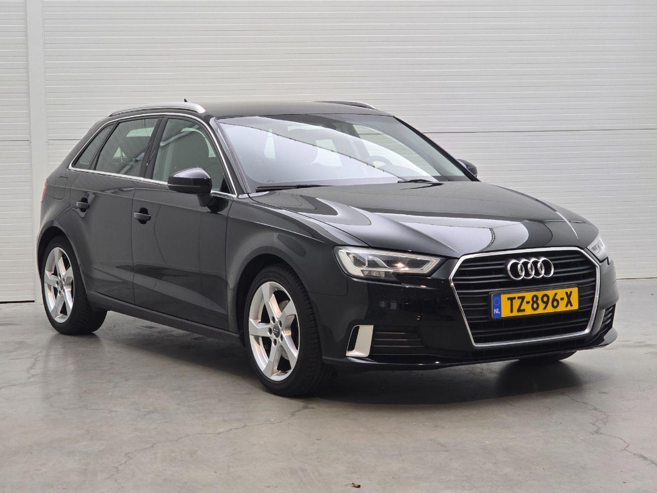 Audi A3 Sportback 30 TFSI Sport Lease Edition | 2018 | 121.664 km | Automaat | TZ896X | NAP: Logisch - هاتشباك: صور 2 Audi A3 Sportback 30 TFSI Sport Lease Edition | 2018 | 121.664 km | Automaat | TZ896X | NAP: Logisch - هاتشباك: صور 2