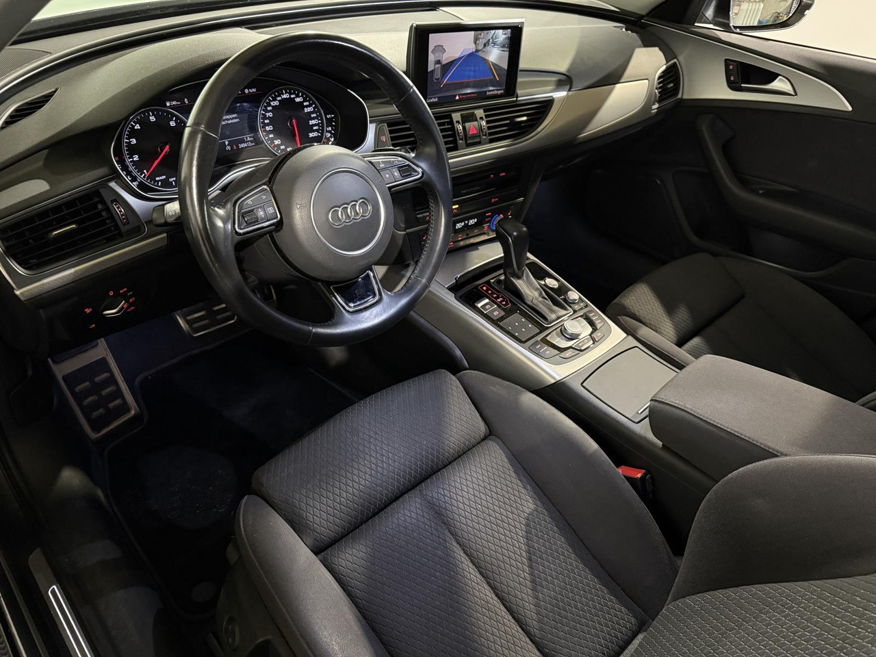 Audi | A6 Avant | 1.8 TFSI ultra Premium Edition | 2016 | 240.412 km | Automaat | L563VD | Geen oordeel - سيارة: صور 4 Audi | A6 Avant | 1.8 TFSI ultra Premium Edition | 2016 | 240.412 km | Automaat | L563VD | Geen oordeel - سيارة: صور 4