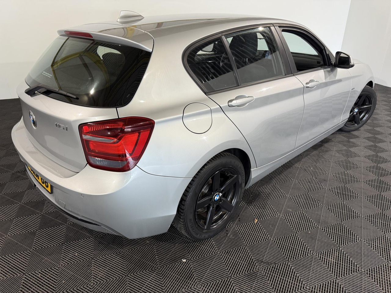 BMW 1-serie 116i EDE Executive 3-SRN-66 - سيارة: صور 3 BMW 1-serie 116i EDE Executive 3-SRN-66 - سيارة: صور 3
