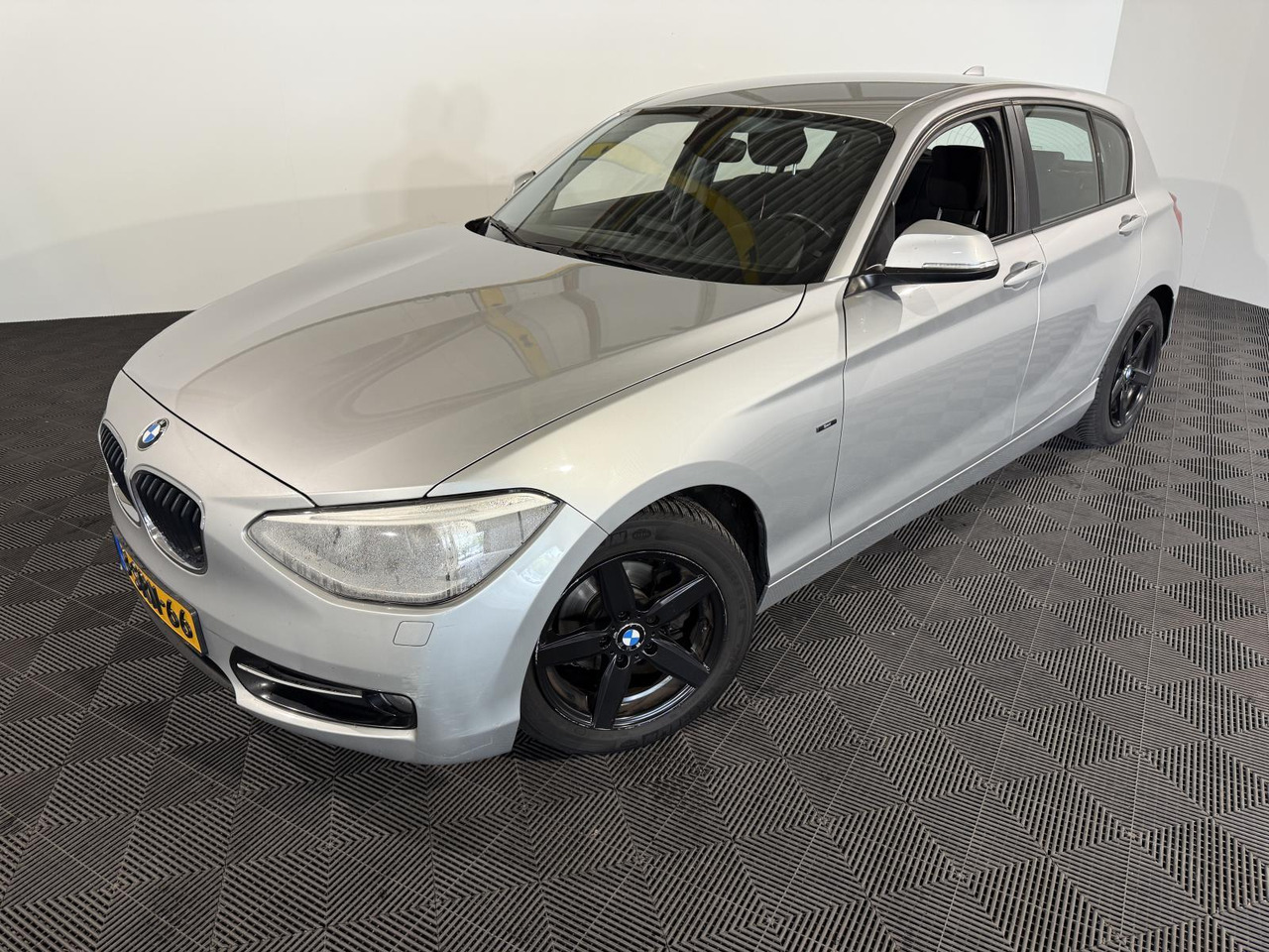 BMW 1-serie 116i EDE Executive 3-SRN-66 - سيارة: صور 1 BMW 1-serie 116i EDE Executive 3-SRN-66 - سيارة: صور 1