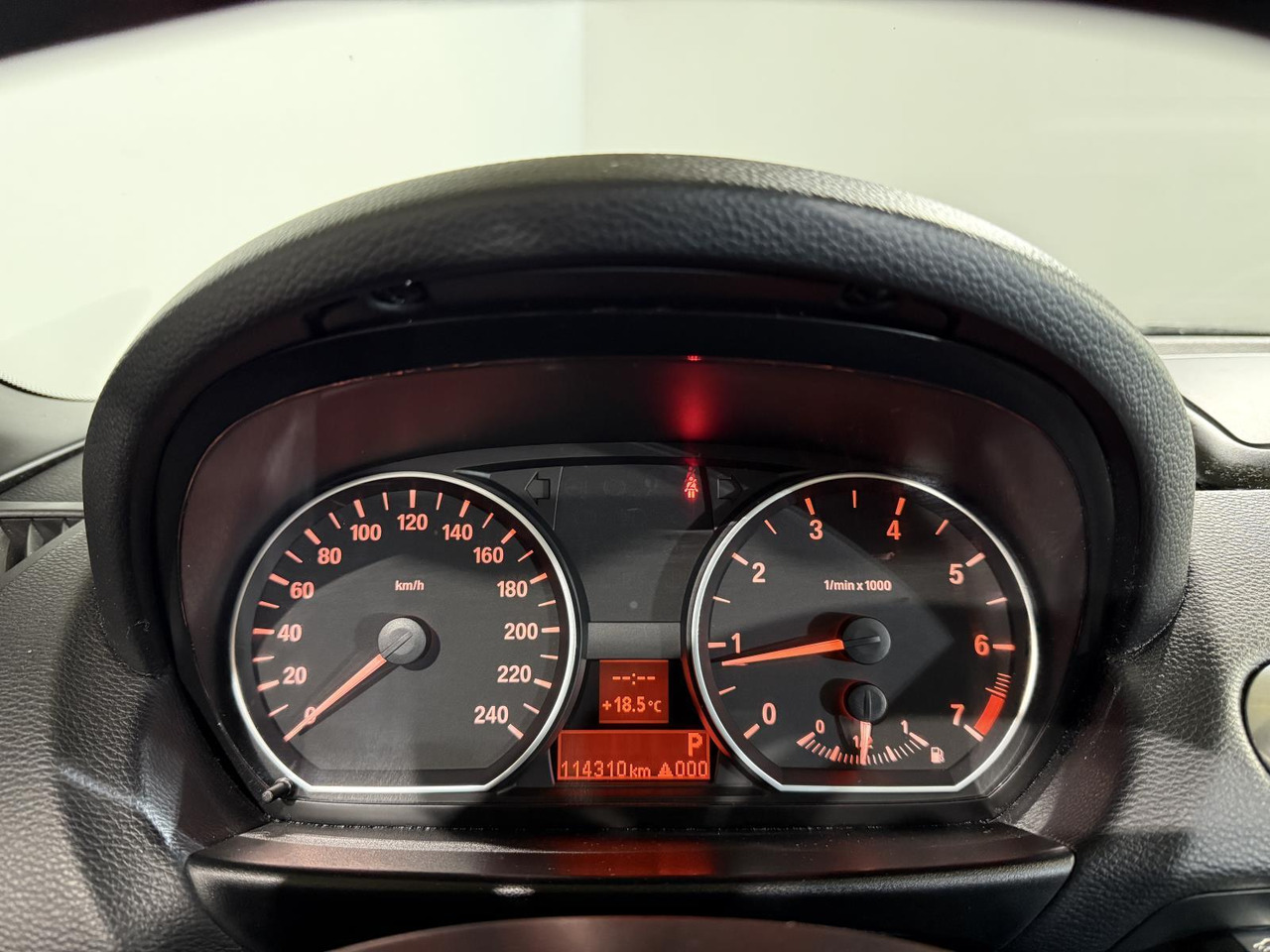 BMW | 1-serie Cabrio | 118i High Executive | 2009 | 114.310 km | 43HZT4 | Logisch - سيارة: صور 4 BMW | 1-serie Cabrio | 118i High Executive | 2009 | 114.310 km | 43HZT4 | Logisch - سيارة: صور 4