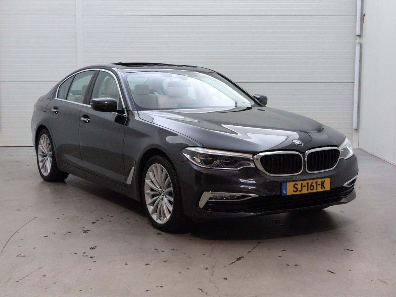 BMW 5-serie 530e iPerformance High Executive | 2018 | 183.874 km | Automaat | SJ161K | NAP: Logisch - سيدان: صور 2 BMW 5-serie 530e iPerformance High Executive | 2018 | 183.874 km | Automaat | SJ161K | NAP: Logisch - سيدان: صور 2