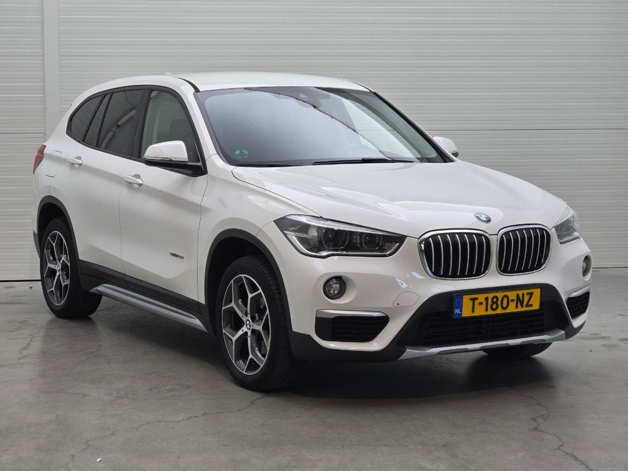 BMW X1 sDrive18i Executive | 2017 | 106.088 km | Automaat | T180NZ | NAP: Geen oordeel - سيارة دفع رباعي: صور 2 BMW X1 sDrive18i Executive | 2017 | 106.088 km | Automaat | T180NZ | NAP: Geen oordeel - سيارة دفع رباعي: صور 2