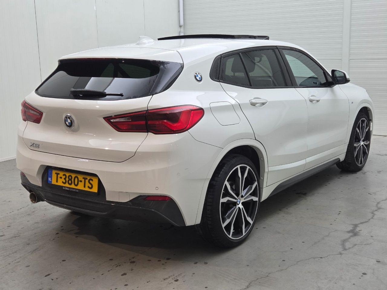 BMW X2 sDrive18i High Executive M-Sport | 2018 | 97.354 km | Automaat | T380TS | NAP: Geen oordeel - سيارة دفع رباعي: صور 4 BMW X2 sDrive18i High Executive M-Sport | 2018 | 97.354 km | Automaat | T380TS | NAP: Geen oordeel - سيارة دفع رباعي: صور 4