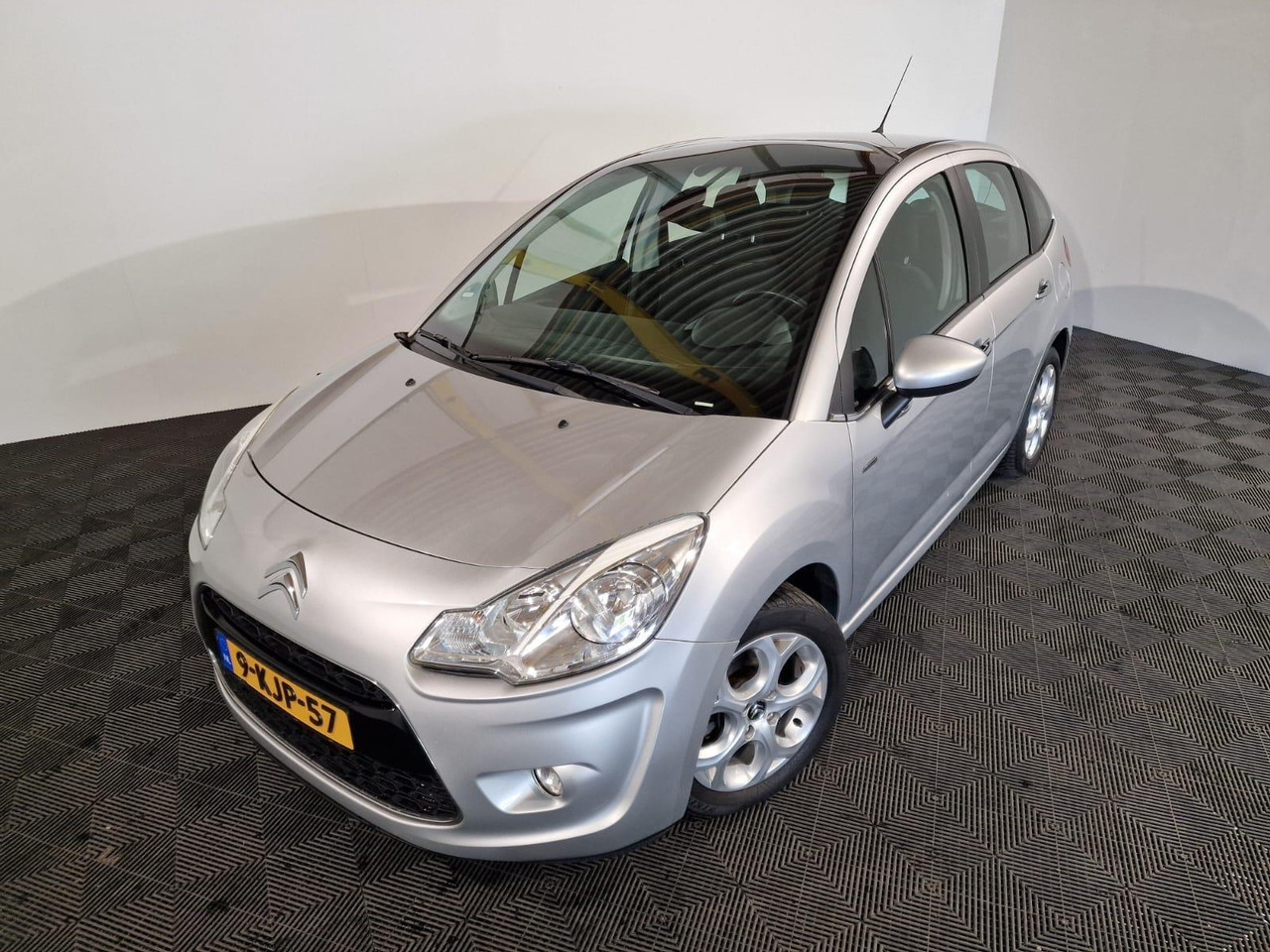 Citroen C3 1.6 Vti 9-KJP-57 - سيارة: صور 1 Citroen C3 1.6 Vti 9-KJP-57 - سيارة: صور 1