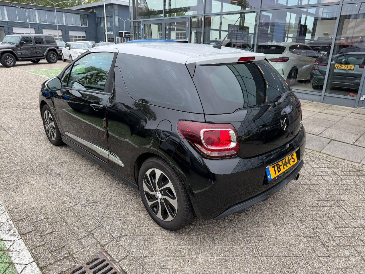 DS 3 1.2 PureTech So Chic | 2018 | 131.220 km | TB144S | NAP: Logisch - هاتشباك: صور 2 DS 3 1.2 PureTech So Chic | 2018 | 131.220 km | TB144S | NAP: Logisch - هاتشباك: صور 2