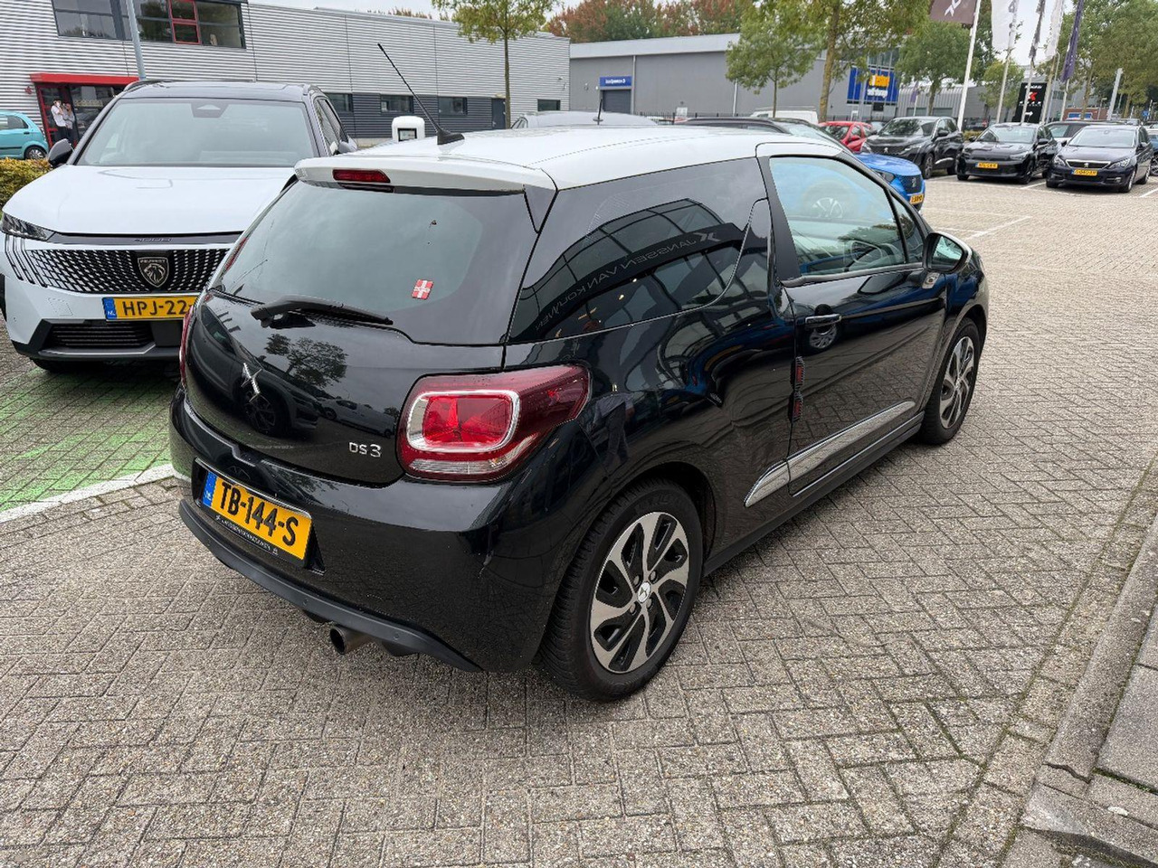 DS 3 1.2 PureTech So Chic | 2018 | 131.220 km | TB144S | NAP: Logisch - هاتشباك: صور 3 DS 3 1.2 PureTech So Chic | 2018 | 131.220 km | TB144S | NAP: Logisch - هاتشباك: صور 3