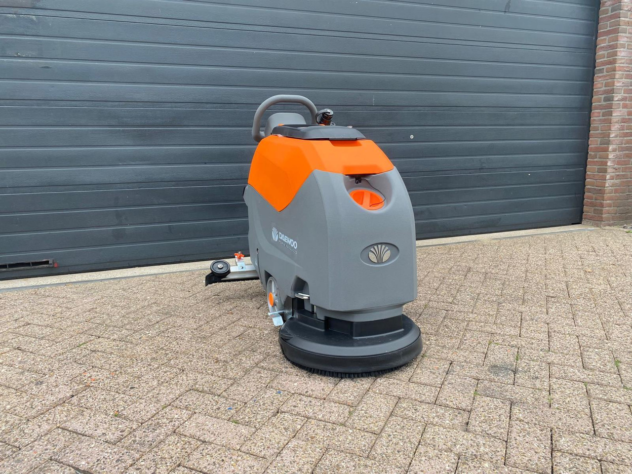 Daewoo DAFL50A Schrobzuigmachine - ماكينة تنظيف: صور 1 Daewoo DAFL50A Schrobzuigmachine - ماكينة تنظيف: صور 1