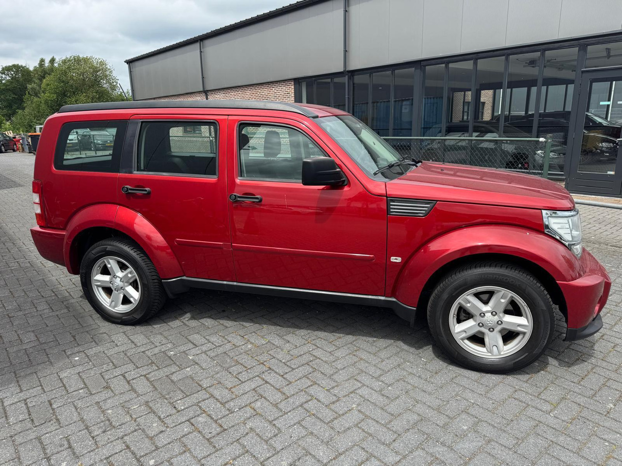 Dodge Nitro 3.7 V6 SXT 2007 209.339 km 31-ZD-PT - سيارة دفع رباعي: صور 4 Dodge Nitro 3.7 V6 SXT 2007 209.339 km 31-ZD-PT - سيارة دفع رباعي: صور 4