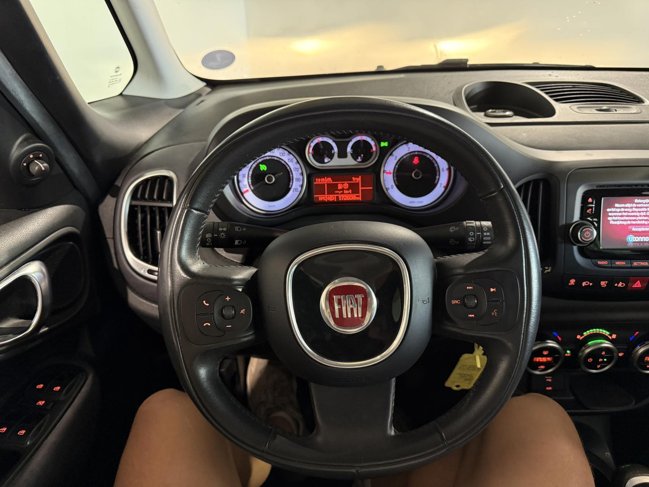 Fiat 500 L Living 0.9 TwinAir Lounge 7p. 9-TGP-37 - سيارة: صور 3 Fiat 500 L Living 0.9 TwinAir Lounge 7p. 9-TGP-37 - سيارة: صور 3