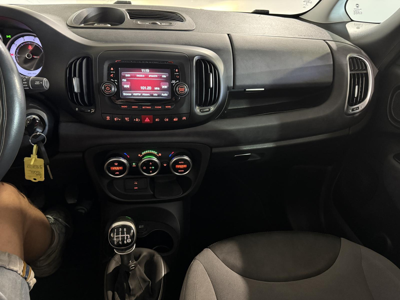 Fiat 500 L Living 0.9 TwinAir Lounge 7p. 9-TGP-37 - سيارة: صور 4 Fiat 500 L Living 0.9 TwinAir Lounge 7p. 9-TGP-37 - سيارة: صور 4