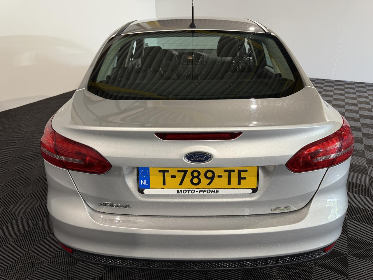 Ford Focus 1.0 Trend Edition 2015 206.005 km T-789-TF - سيدان: صور 4 Ford Focus 1.0 Trend Edition 2015 206.005 km T-789-TF - سيدان: صور 4