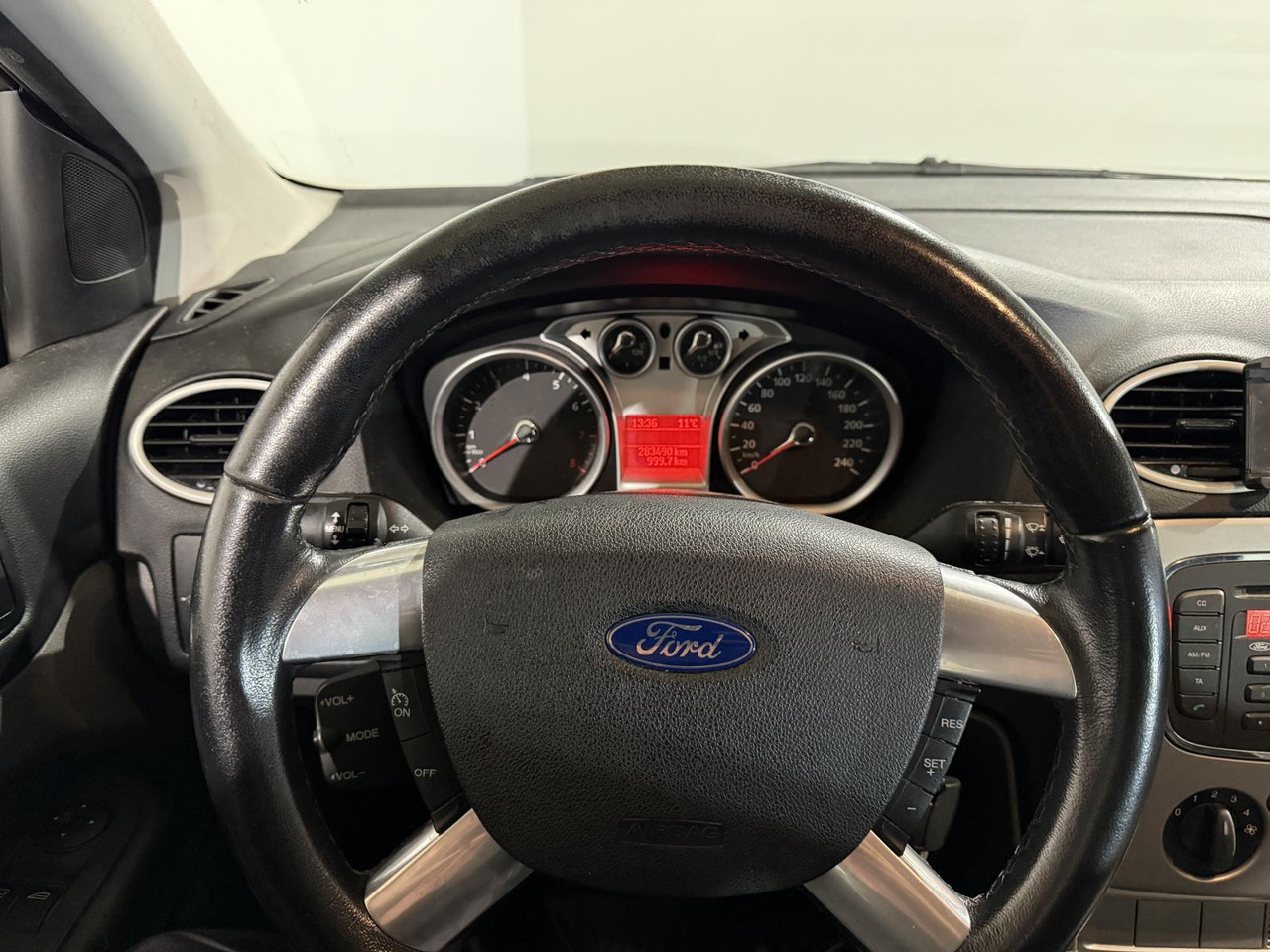 Ford Focus Wagon 1.6 Comfort 33-LKG-1 - سيارة: صور 3 Ford Focus Wagon 1.6 Comfort 33-LKG-1 - سيارة: صور 3