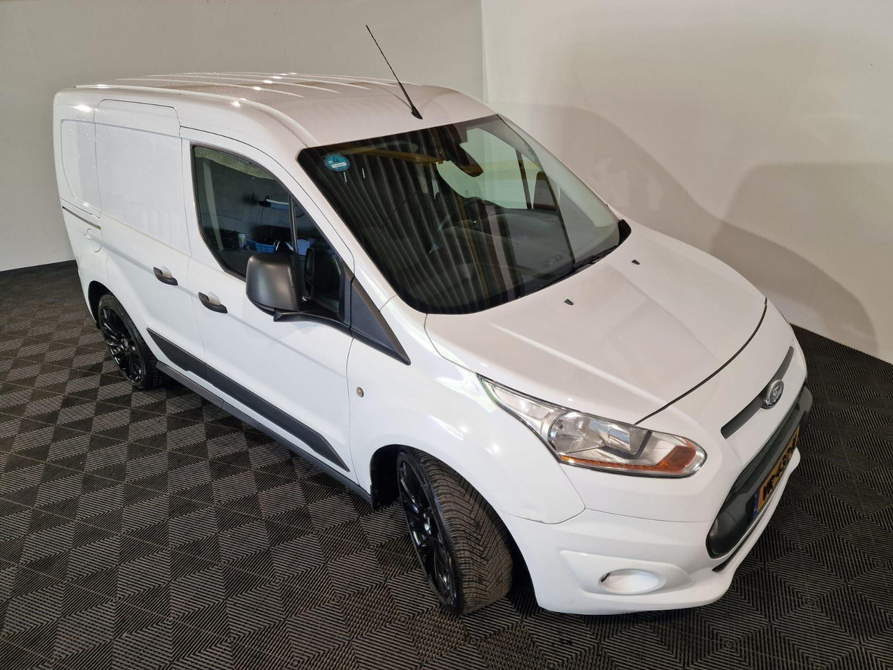 Ford Transit Connect 1.6 TDCI L1 Trend VR-432-K 127.791 km - فان المدمجة: صور 5 Ford Transit Connect 1.6 TDCI L1 Trend VR-432-K 127.791 km - فان المدمجة: صور 5