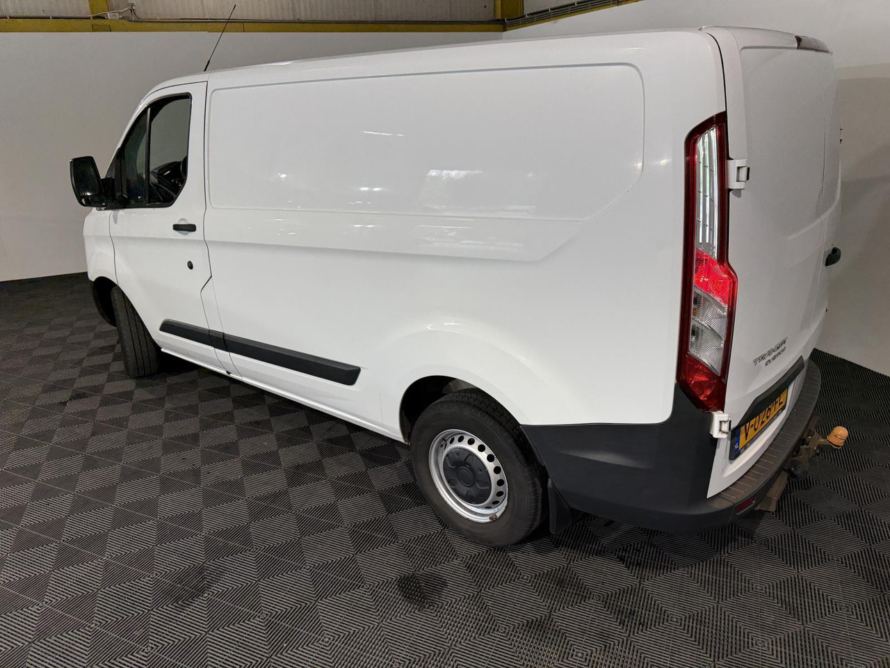 فان Ford Transit Custom 270 2.0 TDCI L1H1 V-026-FL: صور 9