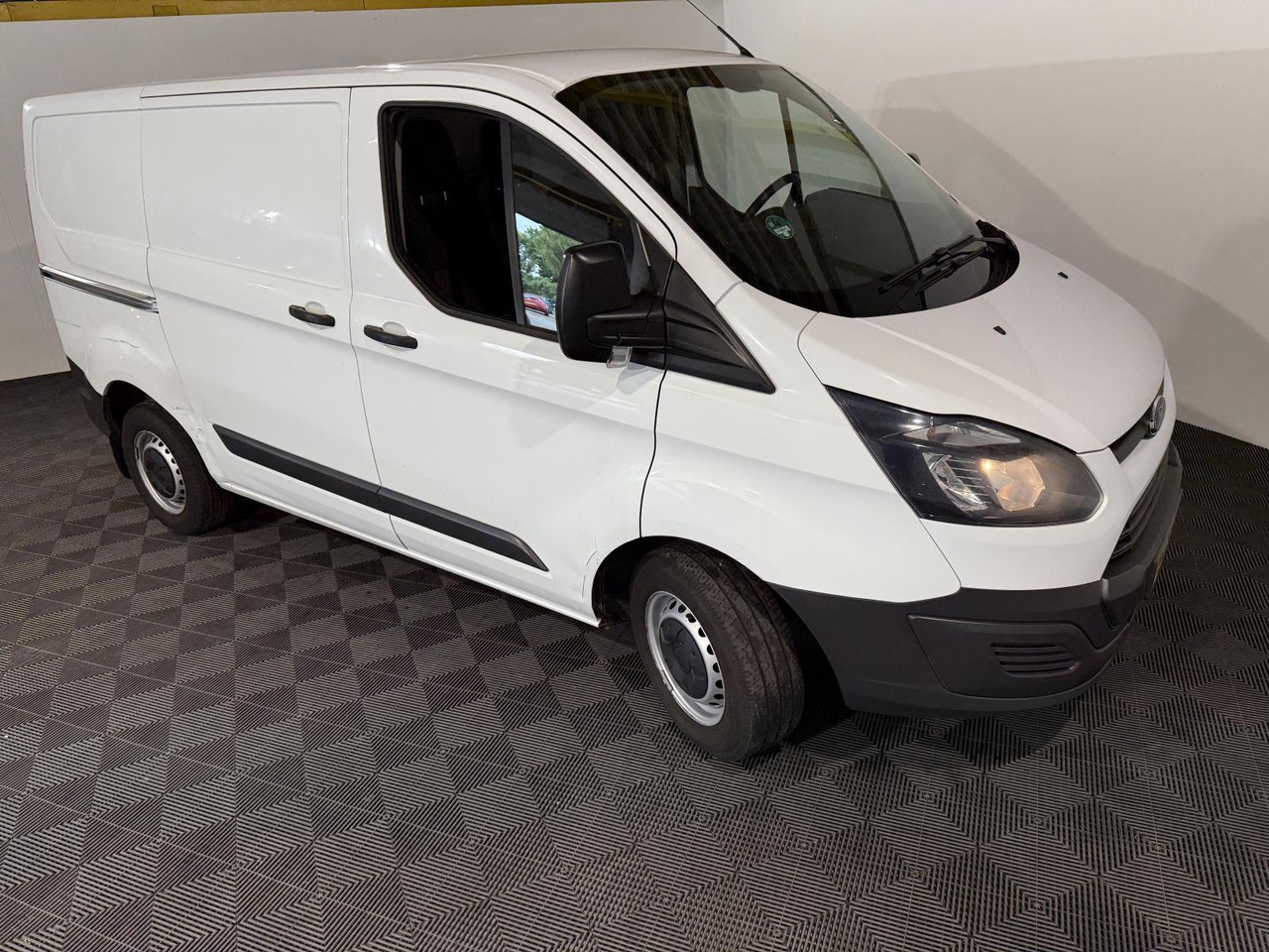 فان Ford Transit Custom 270 2.0 TDCI L1H1 V-026-FL: صور 13