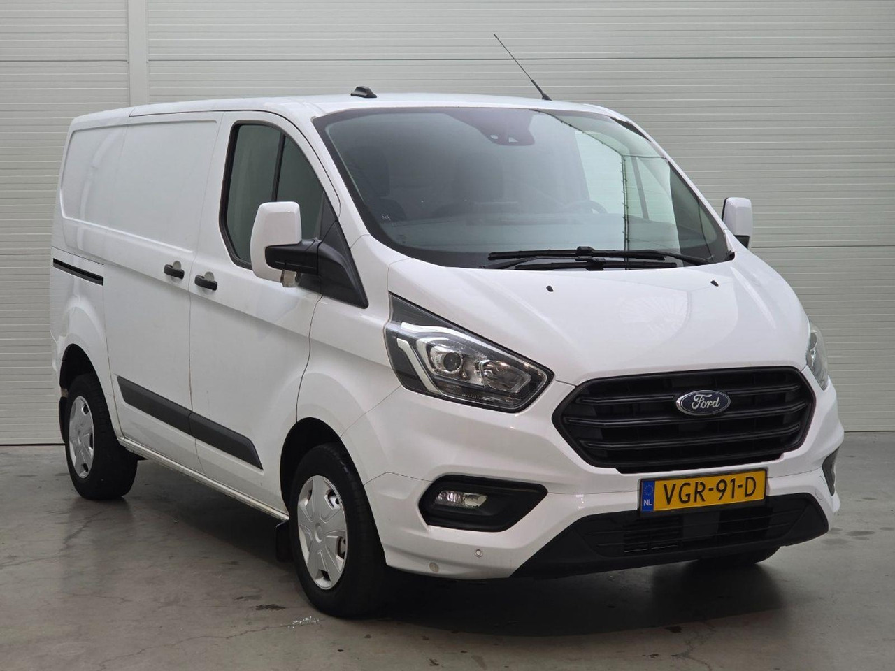 Ford Transit Custom 280 2.0 TDCI L1H1 Trend | 2020 | 237.771 km | VGR91D | NAP: Logisch - فان: صور 2 Ford Transit Custom 280 2.0 TDCI L1H1 Trend | 2020 | 237.771 km | VGR91D | NAP: Logisch - فان: صور 2