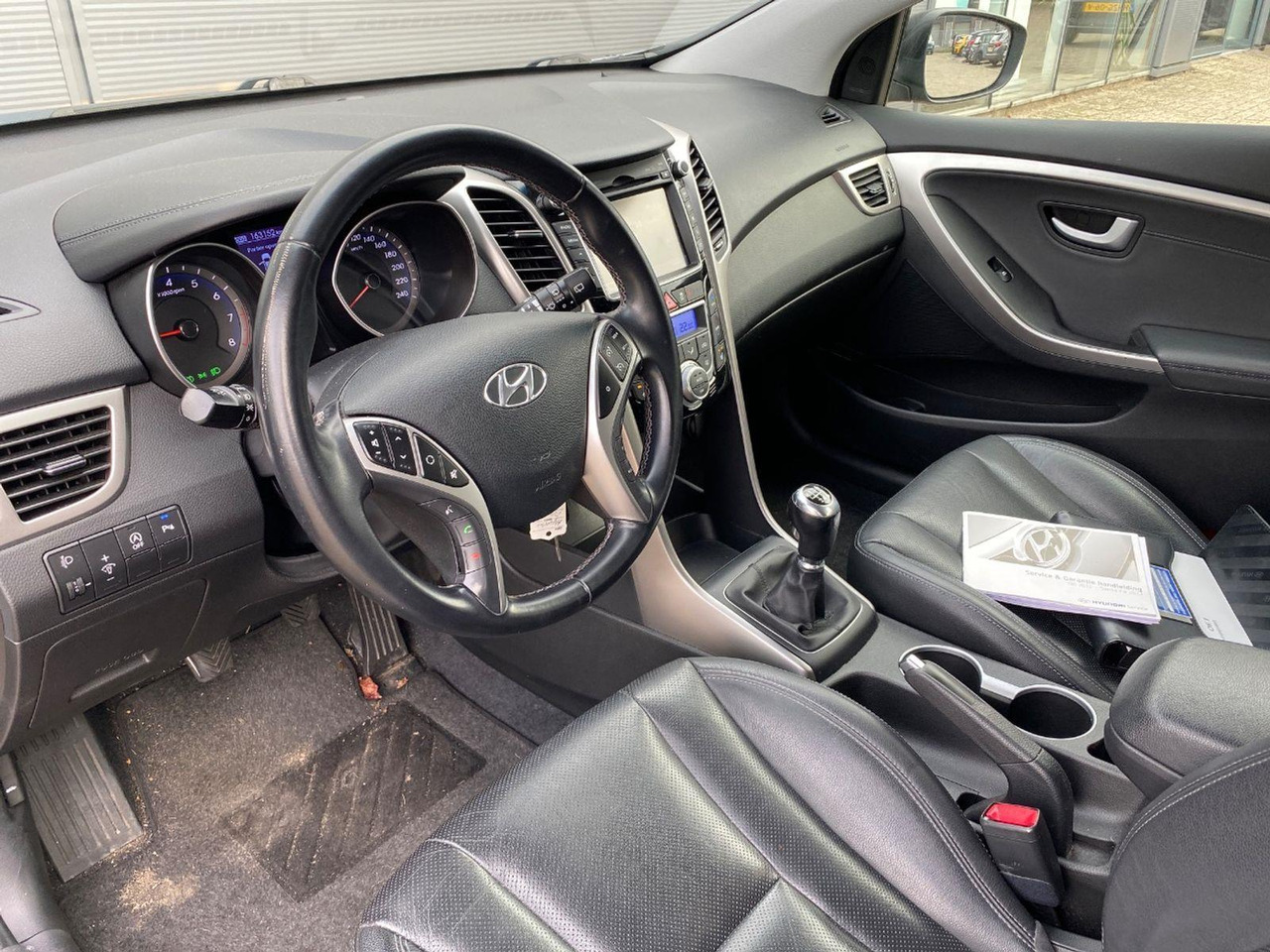 Hyundai i30 1.6 GDI Go! Plus | 2015 | 163.152 km | 9XDP64 | NAP: Logisch - هاتشباك: صور 5 Hyundai i30 1.6 GDI Go! Plus | 2015 | 163.152 km | 9XDP64 | NAP: Logisch - هاتشباك: صور 5