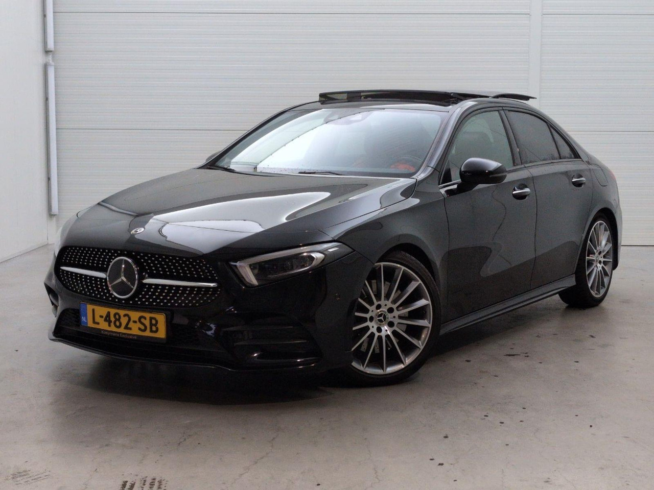Mercedes-Benz A-klasse 200 Premium Plus | 2019 | 143.125 km | Automaat | L482SB | NAP: Geen oordeel - سيدان: صور 1 Mercedes-Benz A-klasse 200 Premium Plus | 2019 | 143.125 km | Automaat | L482SB | NAP: Geen oordeel - سيدان: صور 1