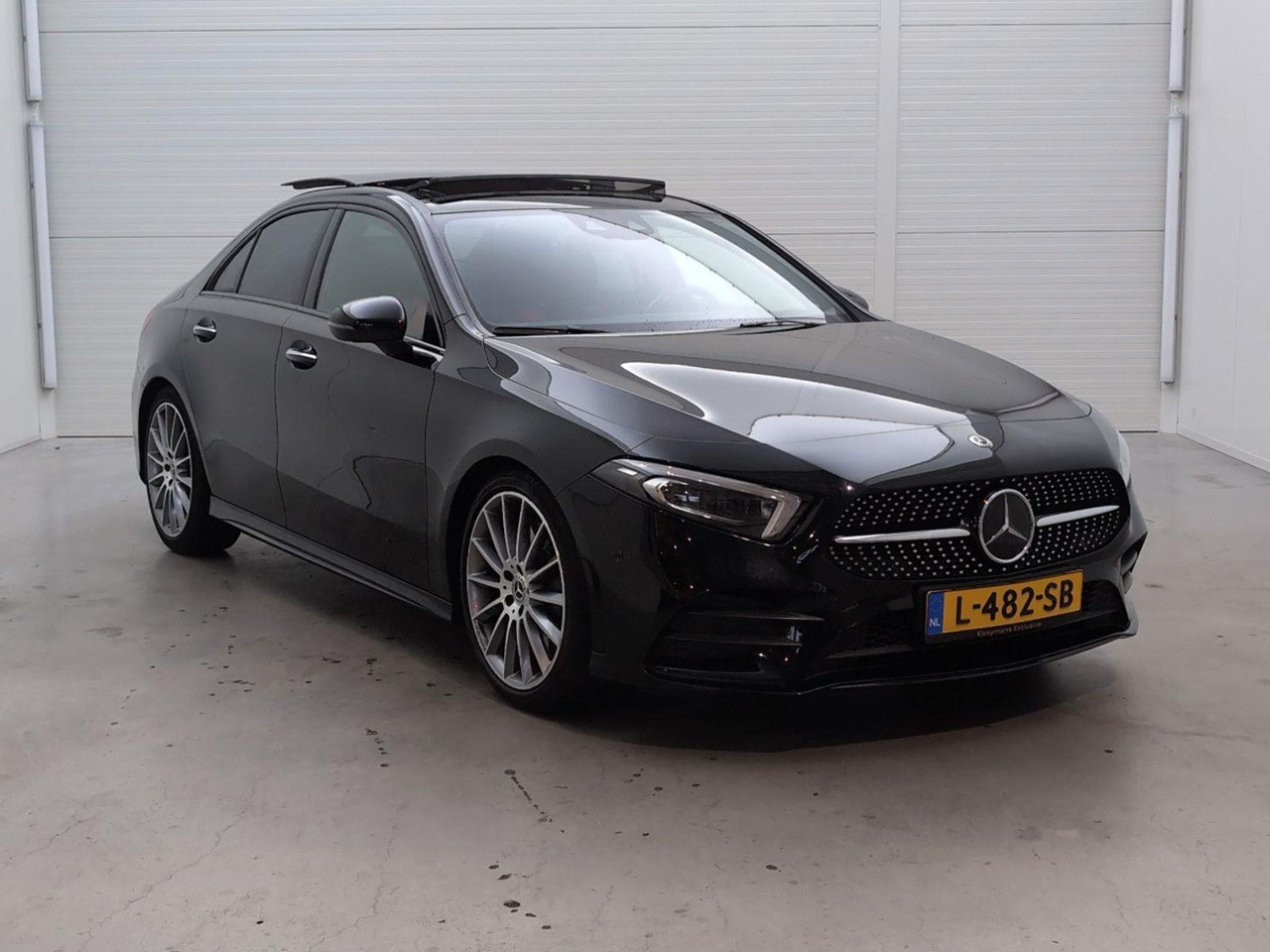 Mercedes-Benz A-klasse 200 Premium Plus | 2019 | 143.125 km | Automaat | L482SB | NAP: Geen oordeel - سيدان: صور 2 Mercedes-Benz A-klasse 200 Premium Plus | 2019 | 143.125 km | Automaat | L482SB | NAP: Geen oordeel - سيدان: صور 2