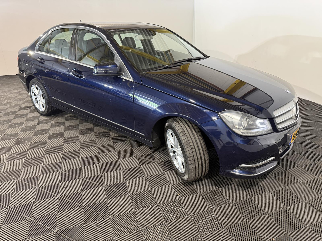 Mercedes-Benz C-klasse 220 CDI BlueEFFICIENCY Edition Avantgarde | 2013 | 348.866 km | 5-KJR-88 - سيدان: صور 4 Mercedes-Benz C-klasse 220 CDI BlueEFFICIENCY Edition Avantgarde | 2013 | 348.866 km | 5-KJR-88 - سيدان: صور 4