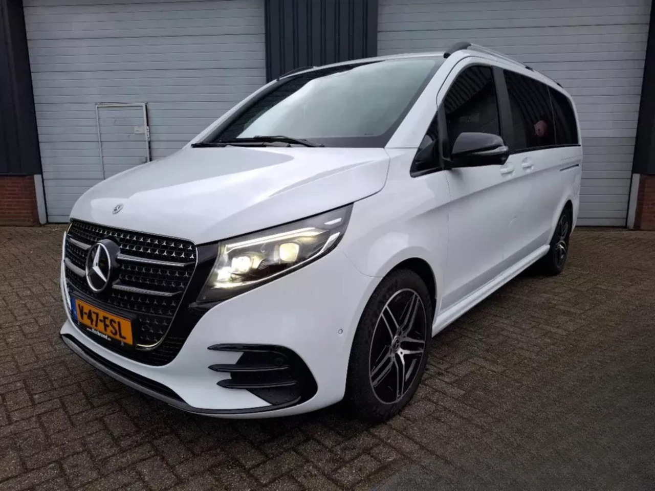 Mercedes-Benz V-Klasse AVANTGARDE V300d AUT Lang Vol opties 2024 V-47-FSL - الشاحنات الصغيرة كابينة مزدوجة: صور 1 Mercedes-Benz V-Klasse AVANTGARDE V300d AUT Lang Vol opties 2024 V-47-FSL - الشاحنات الصغيرة كابينة مزدوجة: صور 1