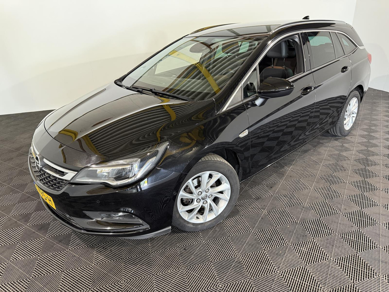 Opel Astra Sports Tourer 1.0 Innovation | 2017 | 191.542 km | PF-495-H - سيارة: صور 1 Opel Astra Sports Tourer 1.0 Innovation | 2017 | 191.542 km | PF-495-H - سيارة: صور 1