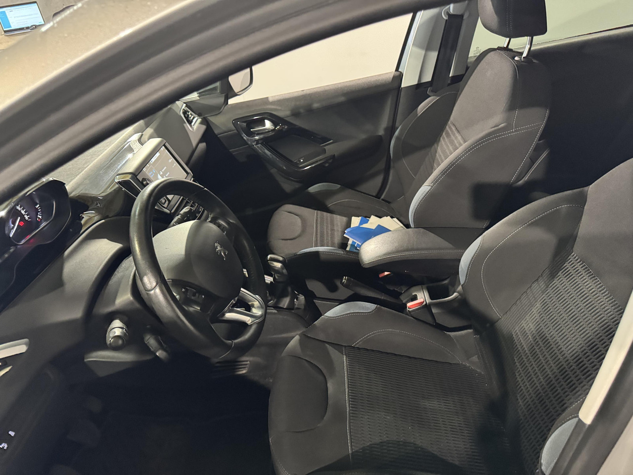Peugeot 208 1.2 VTi Allure | 2013 | 160.154 km | 8-SRK-06 - هاتشباك: صور 5 Peugeot 208 1.2 VTi Allure | 2013 | 160.154 km | 8-SRK-06 - هاتشباك: صور 5