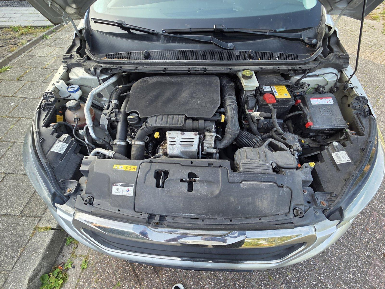Peugeot 308 1.2 PureTech Allure ZT-579-K 236.408 - سيارة: صور 4 Peugeot 308 1.2 PureTech Allure ZT-579-K 236.408 - سيارة: صور 4