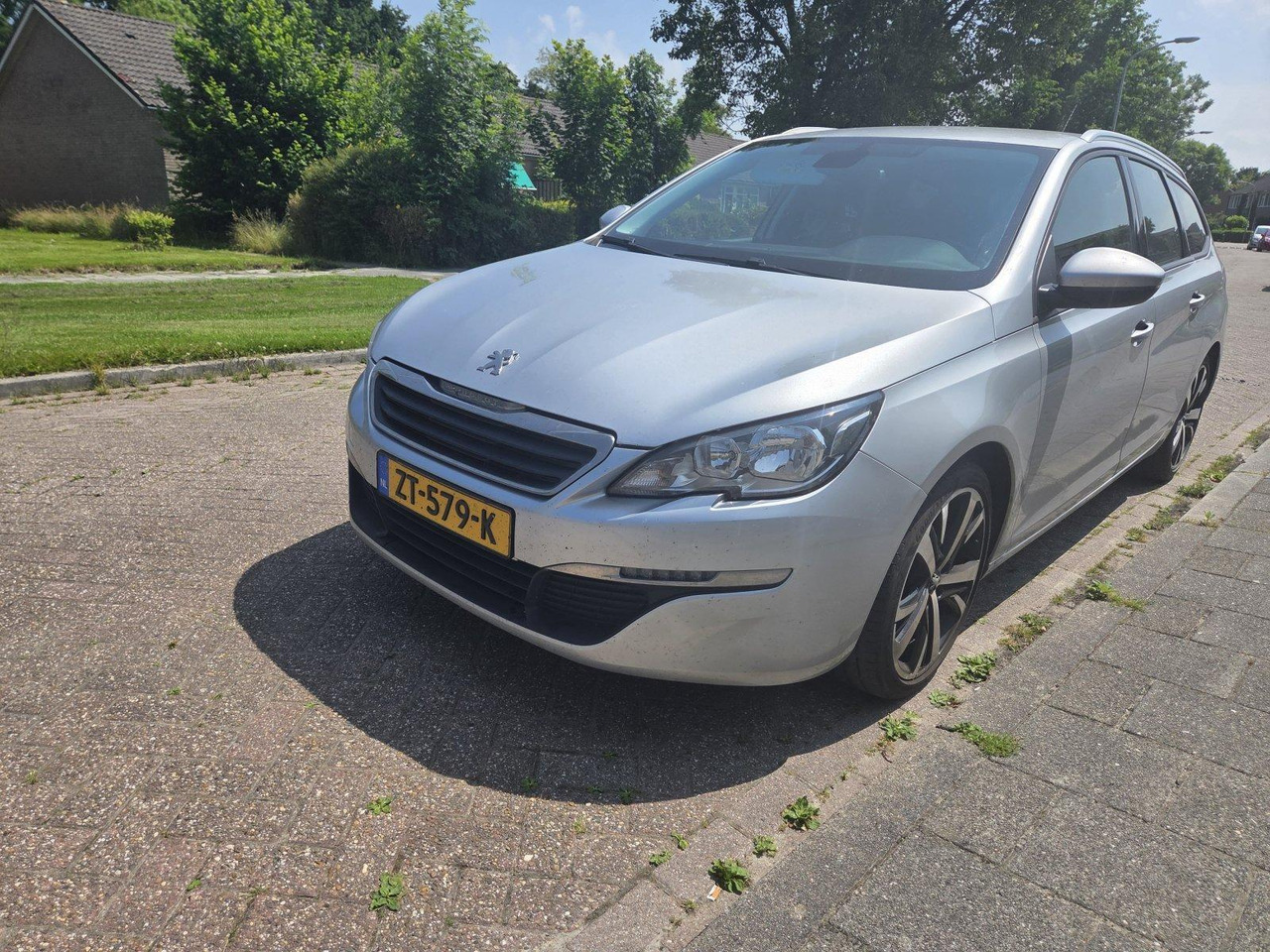 Peugeot 308 1.2 PureTech Allure ZT-579-K 236.408 - سيارة: صور 1 Peugeot 308 1.2 PureTech Allure ZT-579-K 236.408 - سيارة: صور 1