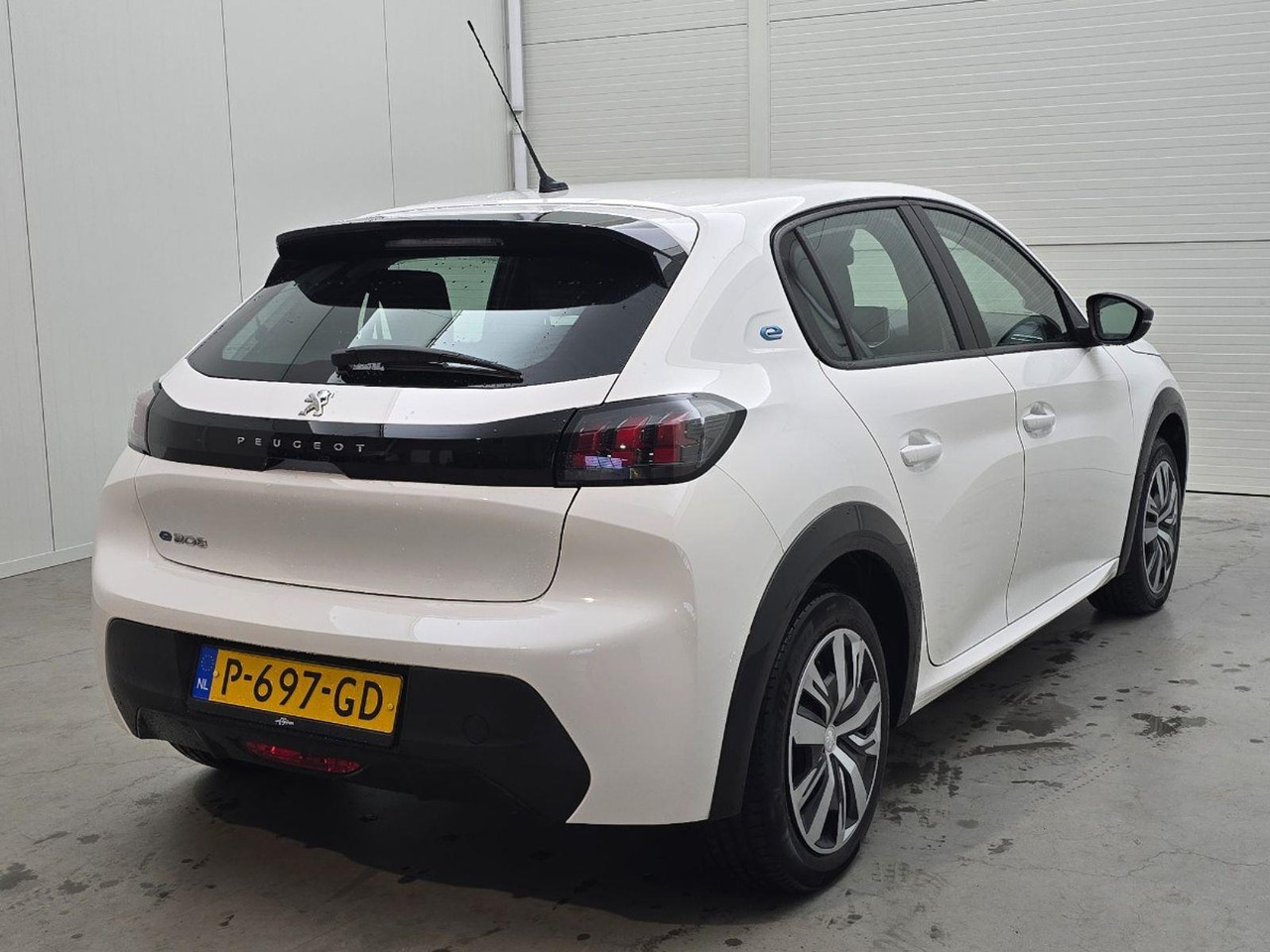 Peugeot e-208 EV Active 50 kWh | 2022 | 56.666 km | Automaat | P697GD | NAP: Logisch - هاتشباك: صور 4 Peugeot e-208 EV Active 50 kWh | 2022 | 56.666 km | Automaat | P697GD | NAP: Logisch - هاتشباك: صور 4