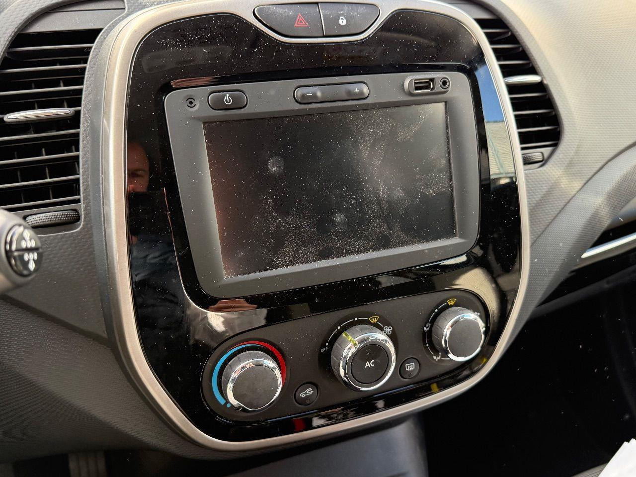 Renault Captur 0.9 TCe Expression | 2013 | 87.982 km | 7SKN46 | NAP: Logisch - سيارة دفع رباعي: صور 5 Renault Captur 0.9 TCe Expression | 2013 | 87.982 km | 7SKN46 | NAP: Logisch - سيارة دفع رباعي: صور 5