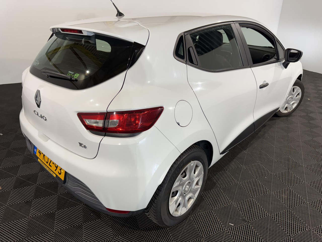 Renault | Clio | 0.9 TCe Authentique | 2013 | 160.970 km | 4KJZ93 | Logisch - هاتشباك: صور 2 Renault | Clio | 0.9 TCe Authentique | 2013 | 160.970 km | 4KJZ93 | Logisch - هاتشباك: صور 2