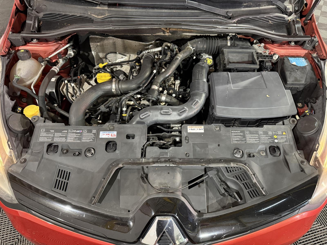 Renault | Clio Estate | 0.9 TCe Expression | 2013 | 217.223 km | 8KZD48 | Logisch - سيارة: صور 4 Renault | Clio Estate | 0.9 TCe Expression | 2013 | 217.223 km | 8KZD48 | Logisch - سيارة: صور 4