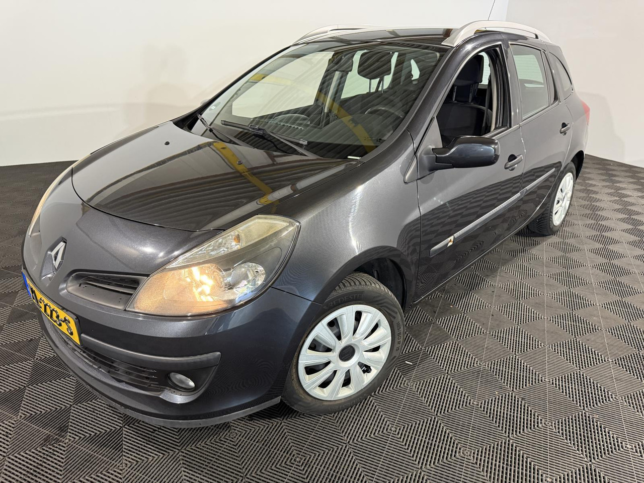 سيارة Renault | Clio Estate | 1.2-16V Special Line | 2009 | 172.146 km | XL223S | Geen oordeel: صور 1