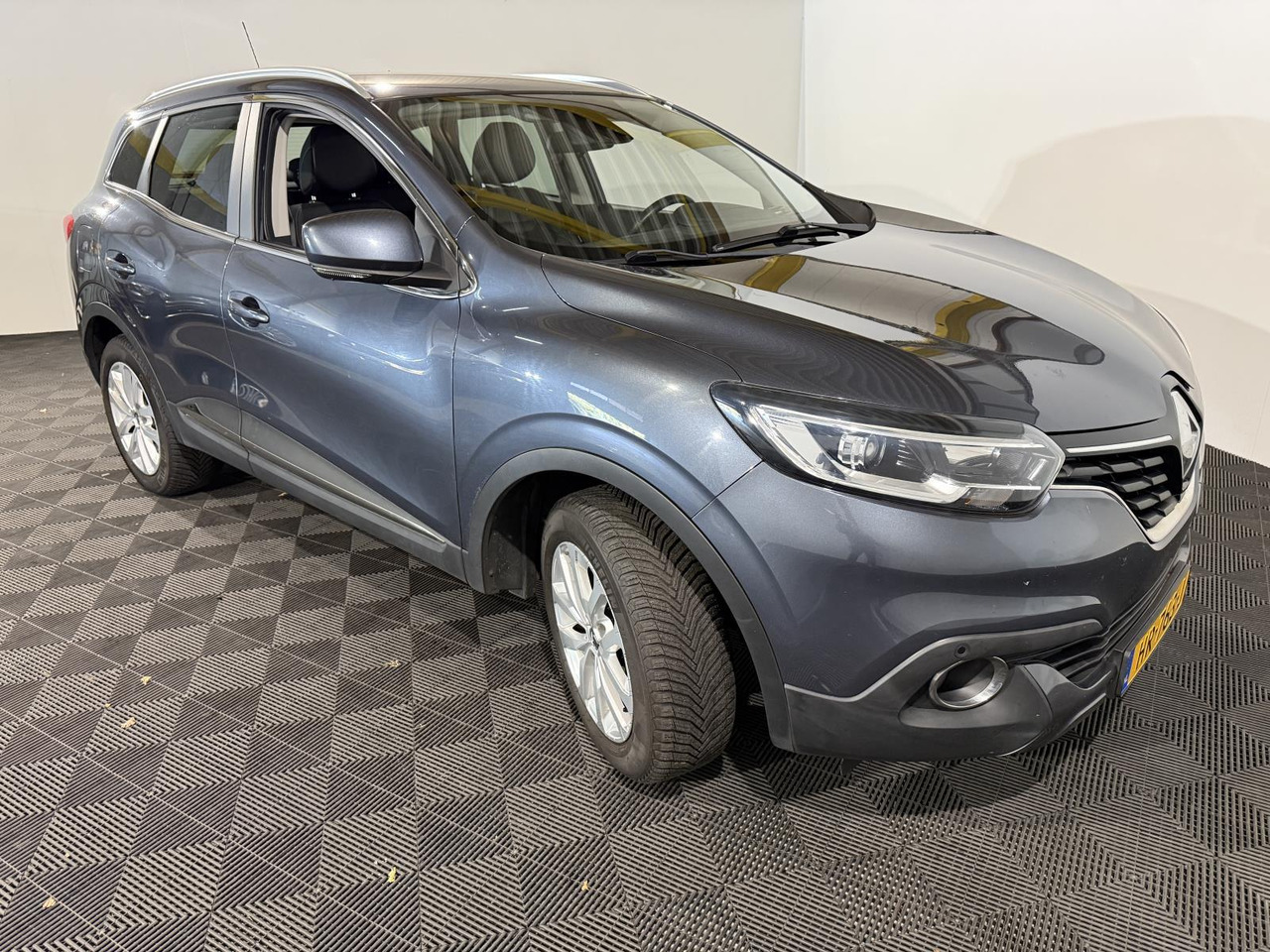 Renault | Kadjar | 1.2 TCe Intens | 2015 | 187.621 km | HR763J | Logisch - سيارة دفع رباعي: صور 5 Renault | Kadjar | 1.2 TCe Intens | 2015 | 187.621 km | HR763J | Logisch - سيارة دفع رباعي: صور 5
