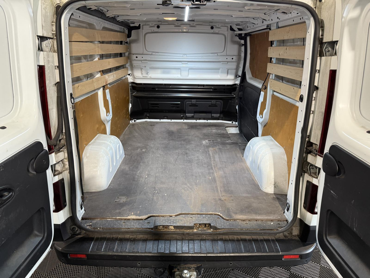 Renault Trafic 1.6 dCi T27 L1 H1 Comfort V-280-NR - فان: صور 5 Renault Trafic 1.6 dCi T27 L1 H1 Comfort V-280-NR - فان: صور 5
