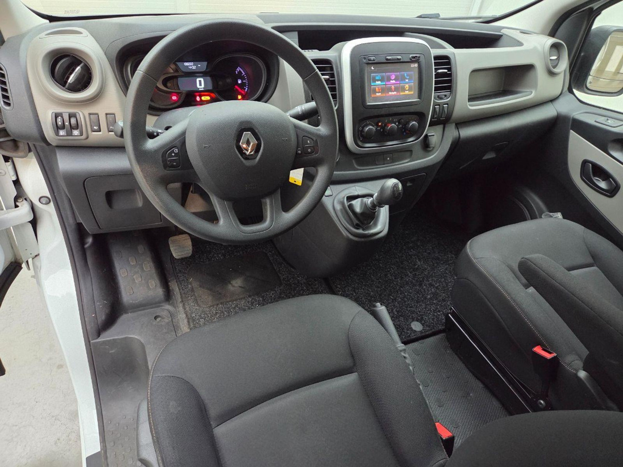 Renault Trafic 1.6 dCi T29 L1H1 Comfort Energy | 2018 | 188.221 km | V327TJ | NAP: Logisch - أخرى: صور 5 Renault Trafic 1.6 dCi T29 L1H1 Comfort Energy | 2018 | 188.221 km | V327TJ | NAP: Logisch - أخرى: صور 5