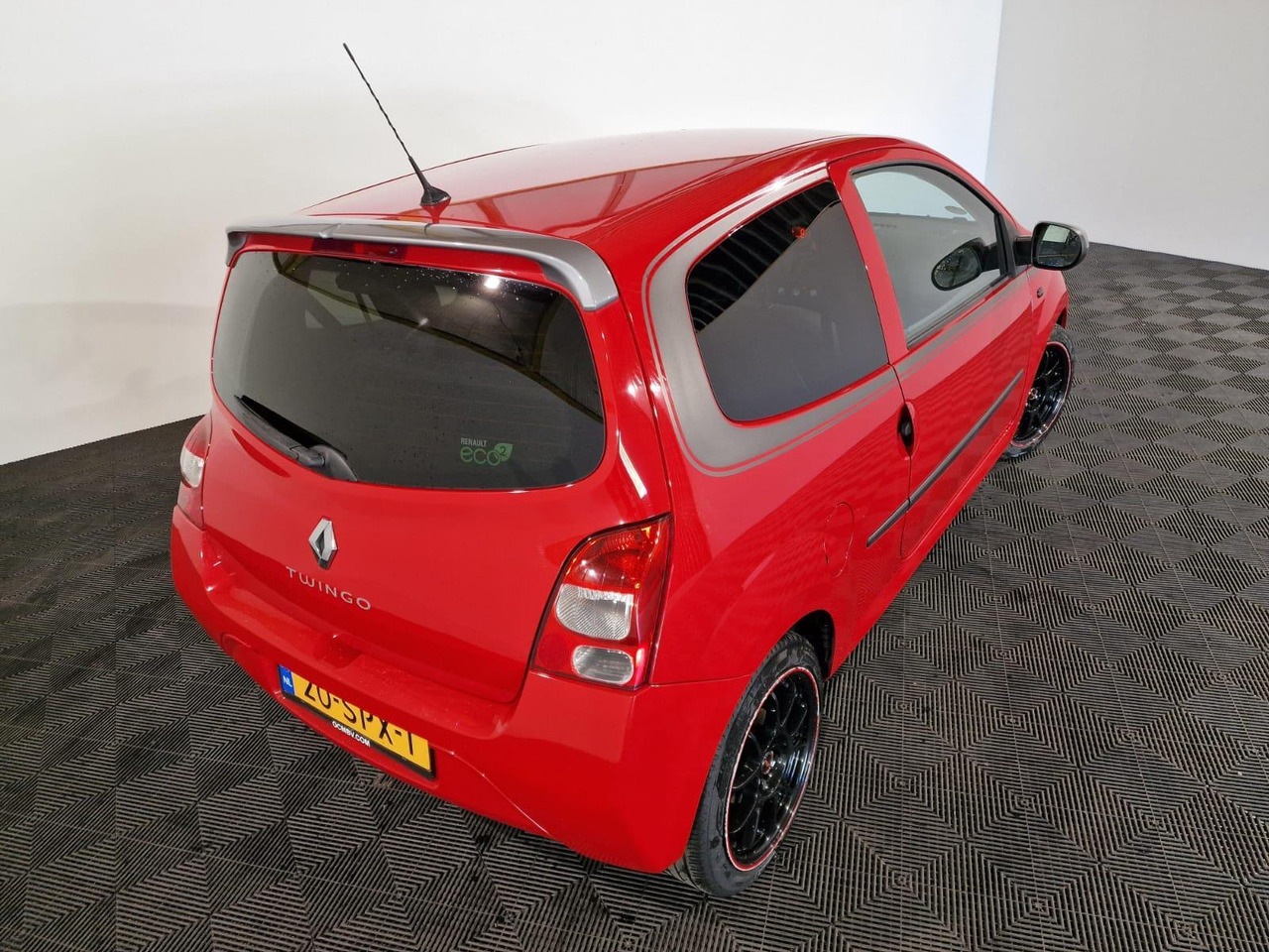 Renault Twingo 1.2-16V Collection 20-SPX-1 149.179 km - سيارة: صور 4 Renault Twingo 1.2-16V Collection 20-SPX-1 149.179 km - سيارة: صور 4