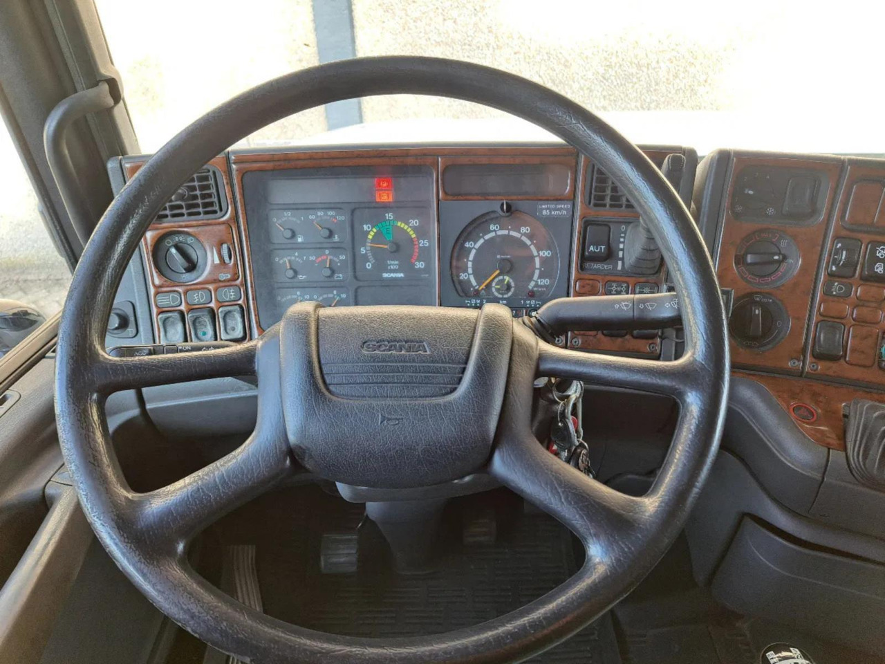 SCANIA T144GA 530 V8 Torpedo Trekker - شاحنة جرار: صور 2 SCANIA T144GA 530 V8 Torpedo Trekker - شاحنة جرار: صور 2