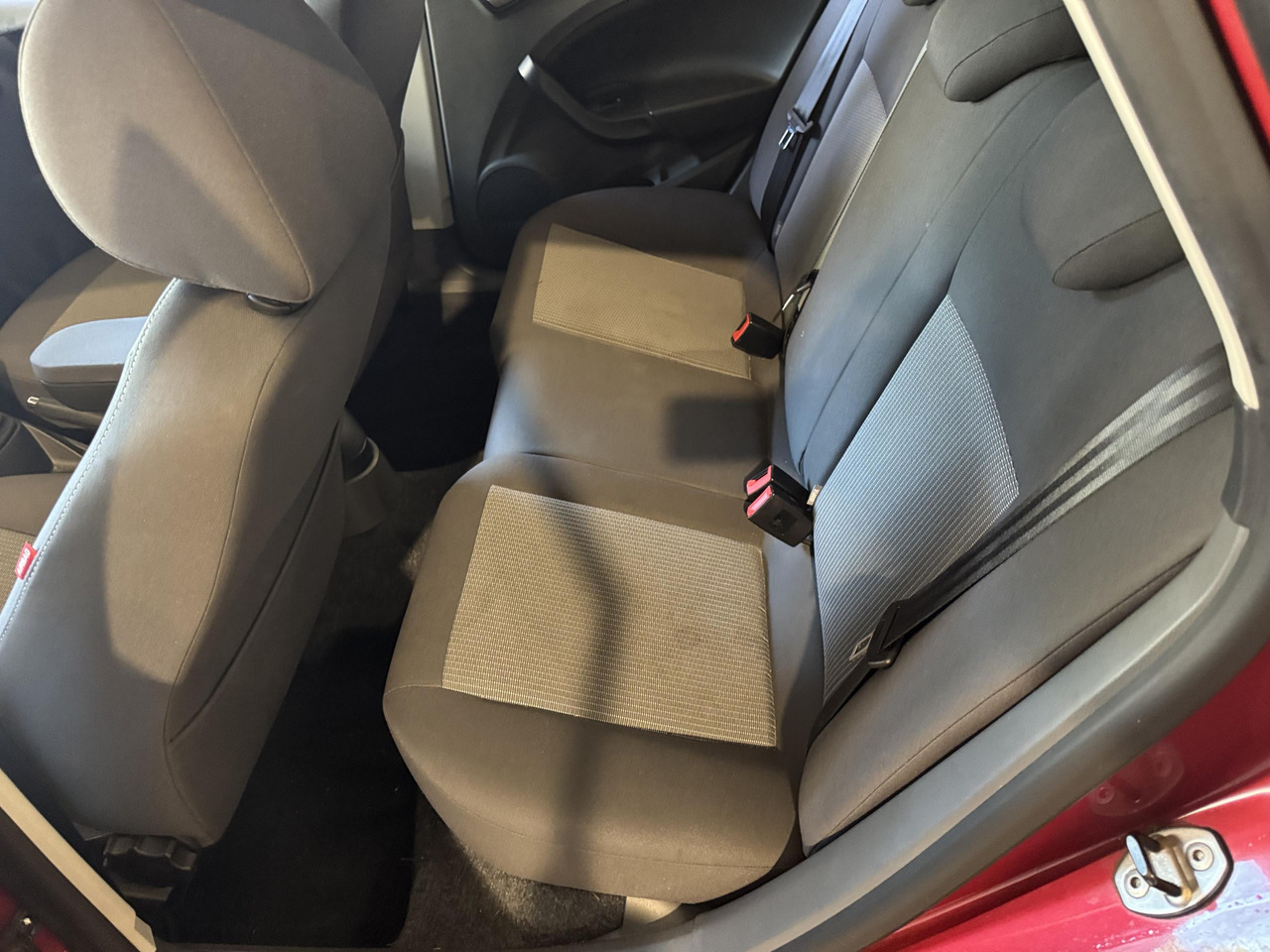 SEAT Ibiza ST 1.2 TSI Style | 2011 | 221.904 km | 52-RGK-7 - سيارة: صور 4 SEAT Ibiza ST 1.2 TSI Style | 2011 | 221.904 km | 52-RGK-7 - سيارة: صور 4