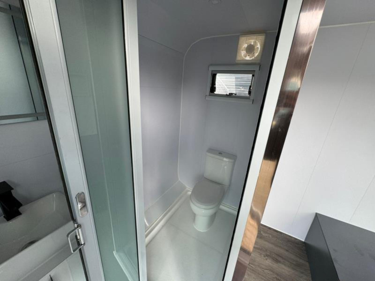StahlWorks 4M-WIT-A Studio Tiny House (Nieuw, 2024) - البيت الحاوية: صور 5 StahlWorks 4M-WIT-A Studio Tiny House (Nieuw, 2024) - البيت الحاوية: صور 5