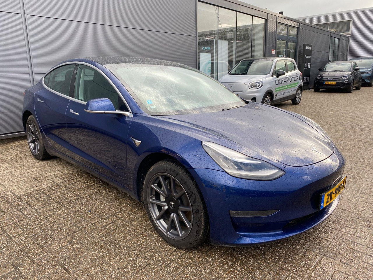 Tesla Model 3 Standard RWD Plus 60 kWh | Ex-taxi | 2019 | 184.082 km | Automaat | ZK993X | NAP: Logisch - هاتشباك: صور 2 Tesla Model 3 Standard RWD Plus 60 kWh | Ex-taxi | 2019 | 184.082 km | Automaat | ZK993X | NAP: Logisch - هاتشباك: صور 2