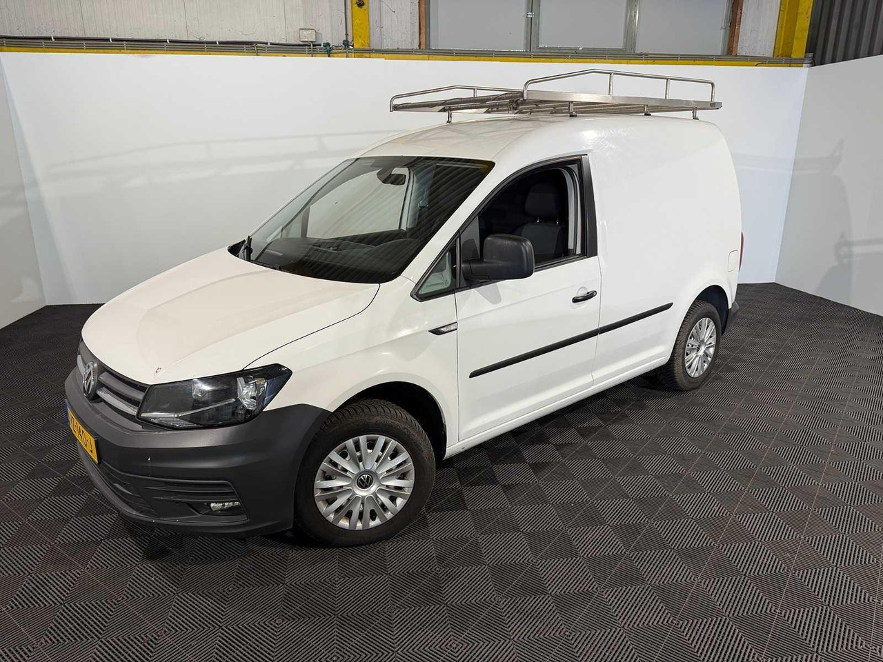 Volkswagen Caddy 2.0 TDI L1H1 BMT Comfortline VZ-140-J 169.307 km - فان المدمجة: صور 1 Volkswagen Caddy 2.0 TDI L1H1 BMT Comfortline VZ-140-J 169.307 km - فان المدمجة: صور 1