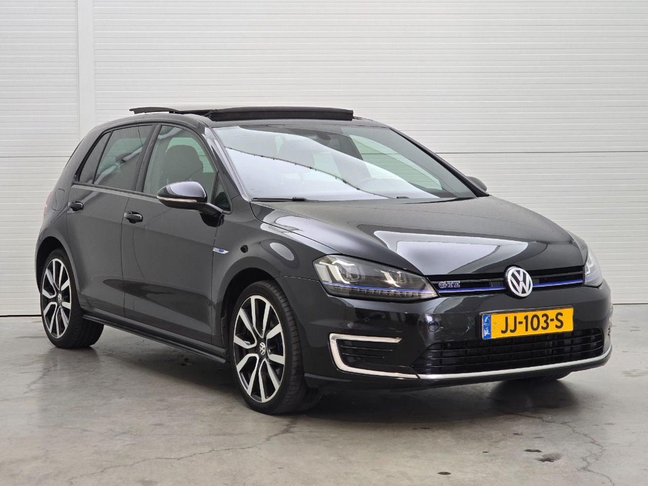 Volkswagen Golf 1.4 TSI GTE | 2015 | 187.781 km | Automaat | JJ103S | NAP: Geen oordeel - هاتشباك: صور 2 Volkswagen Golf 1.4 TSI GTE | 2015 | 187.781 km | Automaat | JJ103S | NAP: Geen oordeel - هاتشباك: صور 2