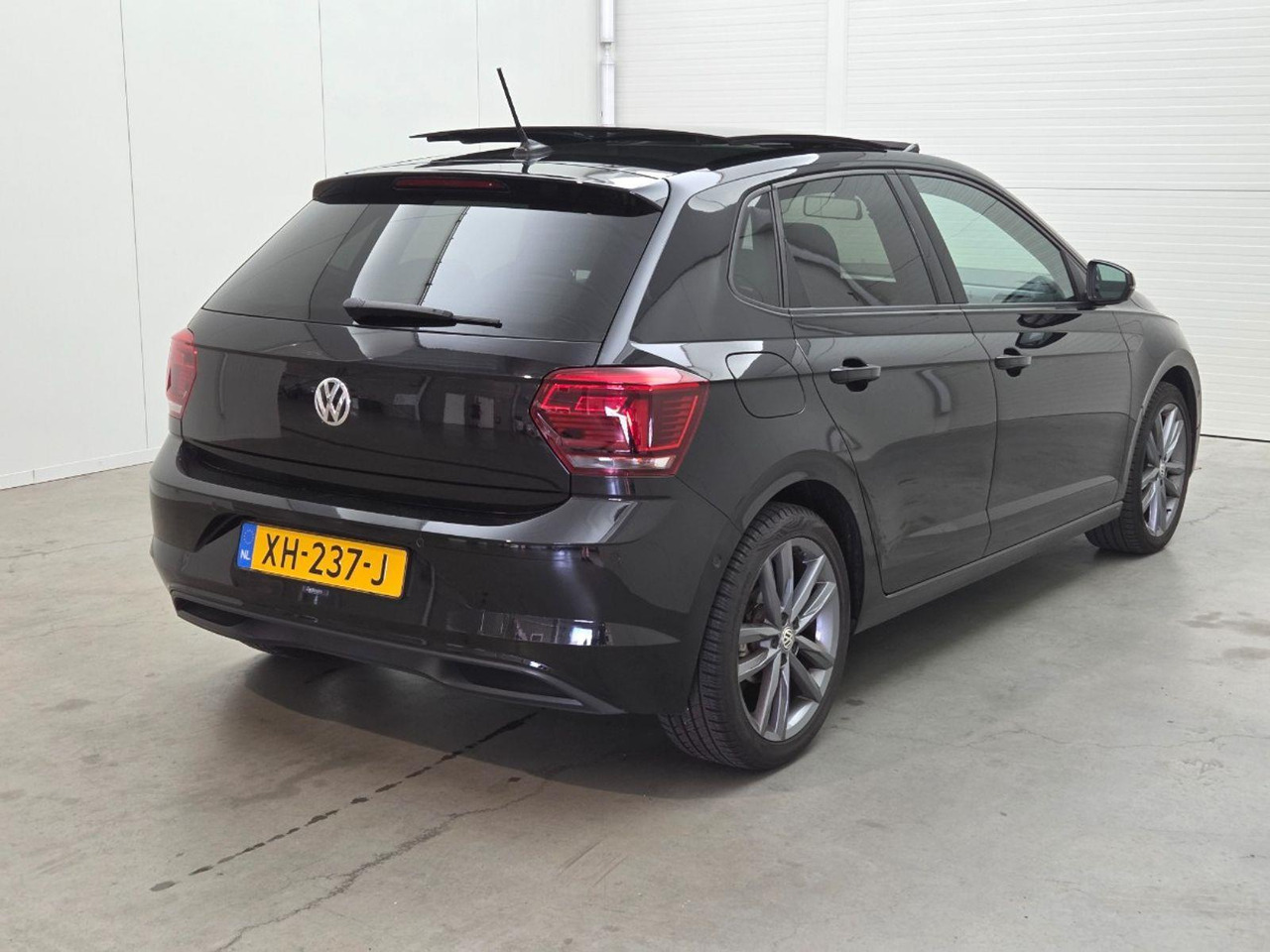 Volkswagen Polo 1.0 TSI Highline | 2019 | 193.826 km | Automaat | XH237J | NAP: Logisch - هاتشباك: صور 4 Volkswagen Polo 1.0 TSI Highline | 2019 | 193.826 km | Automaat | XH237J | NAP: Logisch - هاتشباك: صور 4