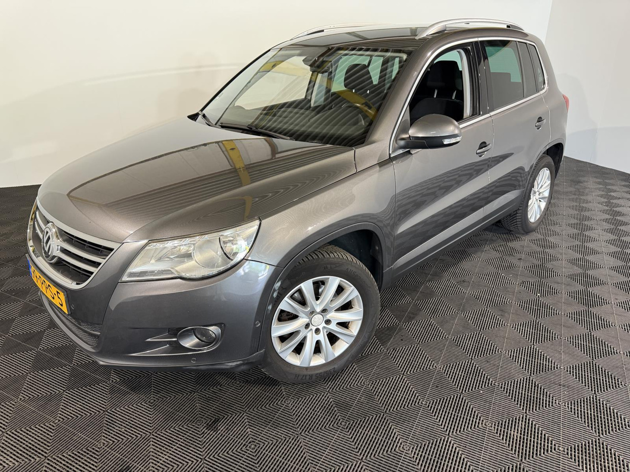 Volkswagen Tiguan 1.4 TSI Sport&Style 99-PPS-5 266.257 km - سيارة: صور 1 Volkswagen Tiguan 1.4 TSI Sport&Style 99-PPS-5 266.257 km - سيارة: صور 1