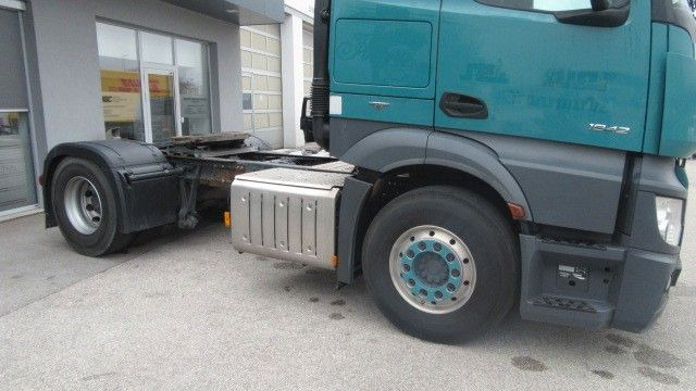 Mercedes-Benz 1842LS/37 mit Nebenantrieb Flansch - شاحنة جرار: صور 4 Mercedes-Benz 1842LS/37 mit Nebenantrieb Flansch - شاحنة جرار: صور 4